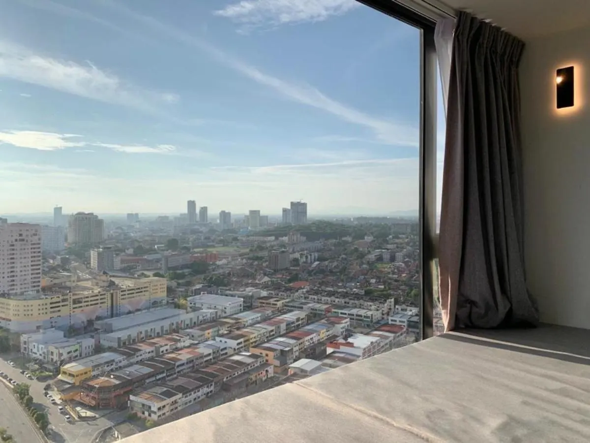 Imperio,Res - Cozy -- Location -- Dual View Apartment Malacca
